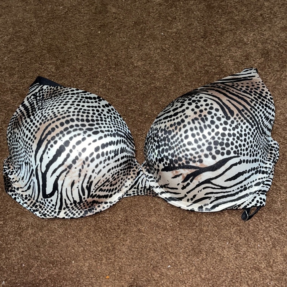 Victoria’s Secret leopard print bra 34 DD